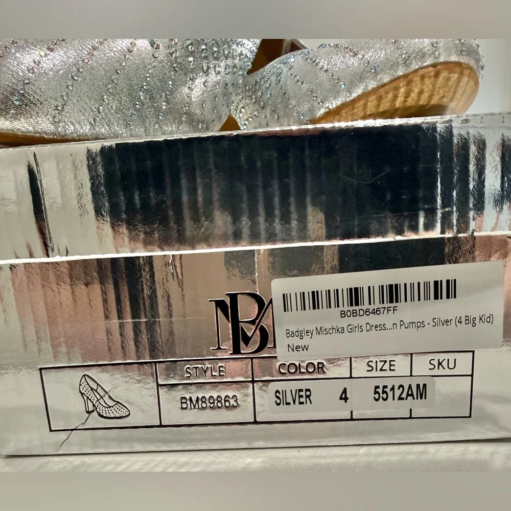 Badgley Mischka Silver Girls Dress Shoes-Size 4 - Picture 2 of 13